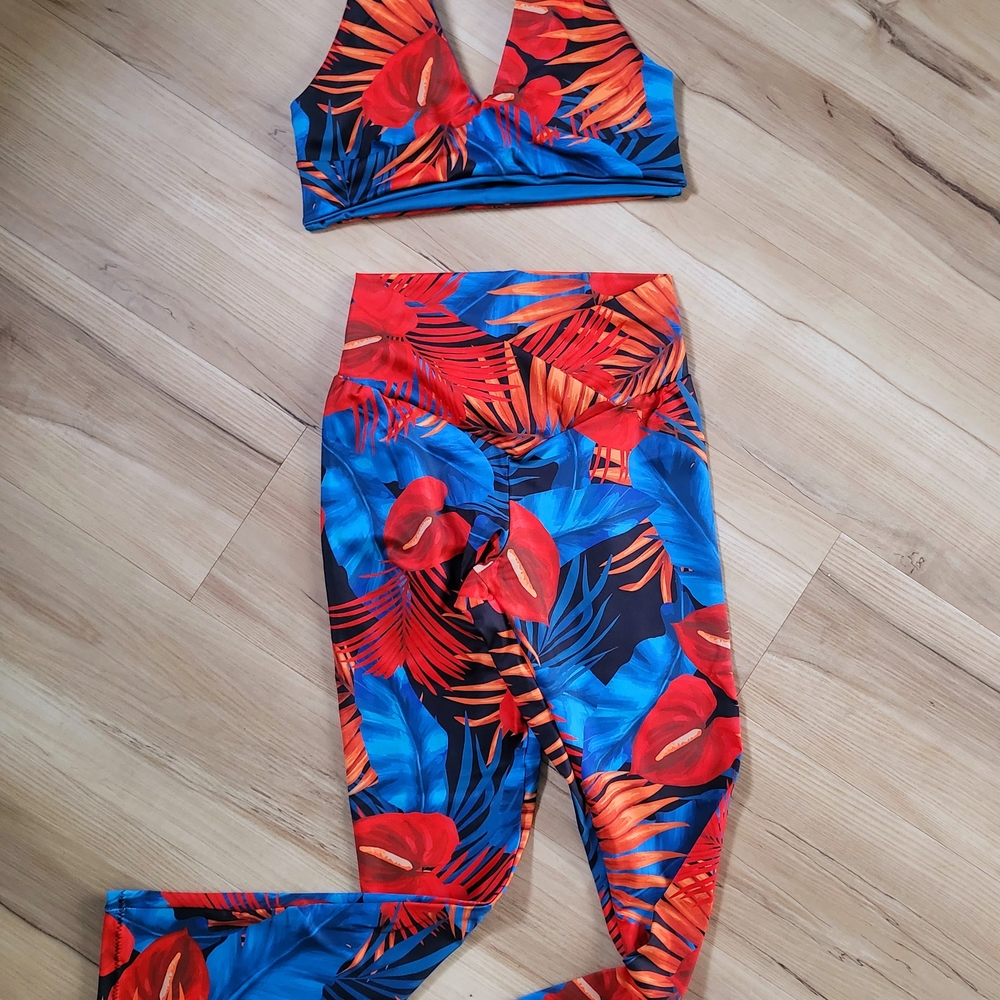 Lehua Lole: Tropical High-Waist Leggings and Matching Top